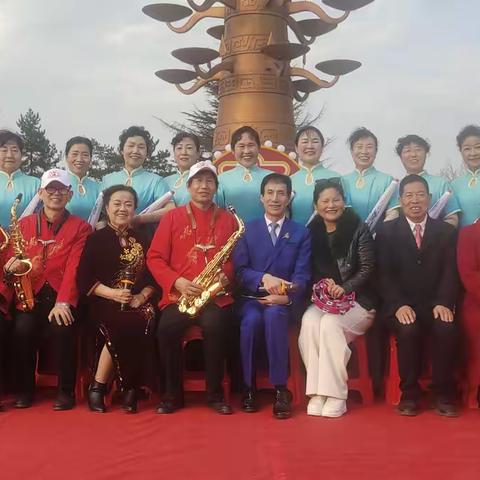 萨声吹响三月春风 庆“三.八”欢歌笑语莲花灯下