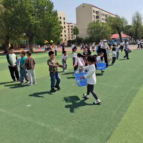 花漾童趣 快乐成长——铁锋区第五小学幼儿园庆祝六一儿童节暨趣味运动会纪实