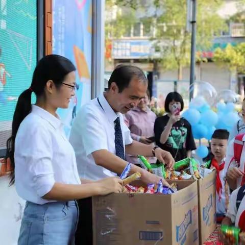 守护梦想，温暖同行——奚仲路小学二年级（3)班学期活动回眸