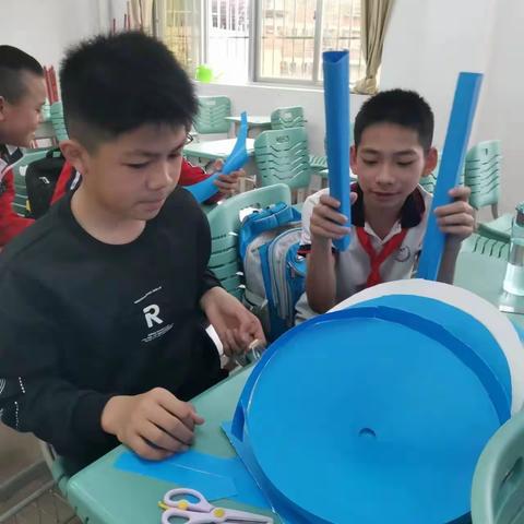 梧州市龙新小学——落体缓降社团