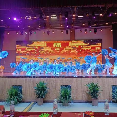 色彩元素大碰撞 纸盘绘画——黉学门小学四五班特色课展示