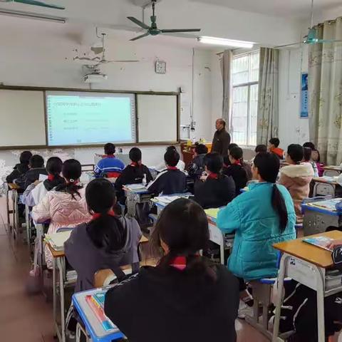 教研花开共成长——《整数乘法推广到分数》百合镇返岗研修小学数学十组二次活动