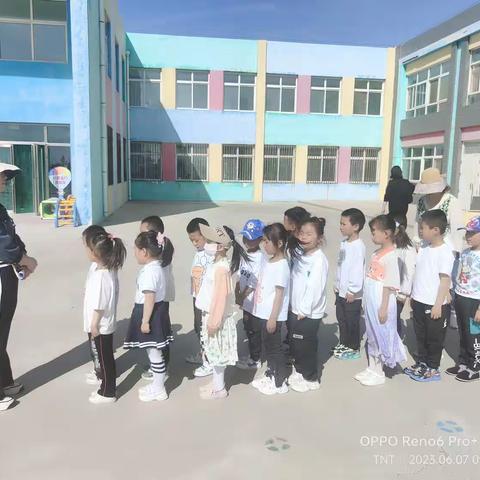 【幼小衔接—我们在行动—共同促成长 参观小学