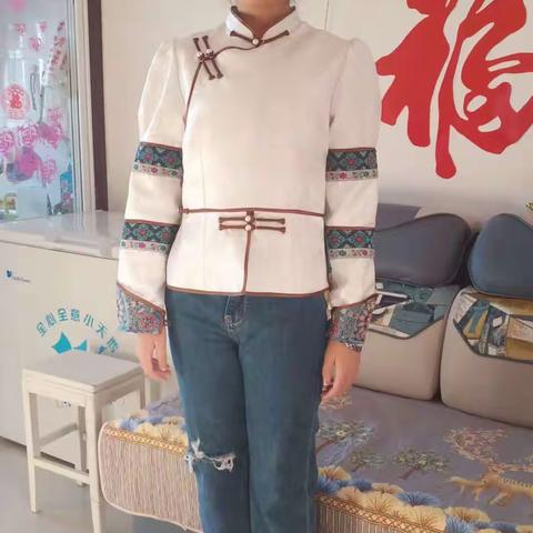 【宜里·学生风采】向上向善向美——鄂伦春自治旗宜里学校新时代好少年塔娜