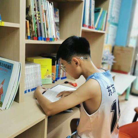“阅读新时代 经典伴成长 "宝丰县东城门小学暑期读书活动第 十六期四三班 闫辰铭。