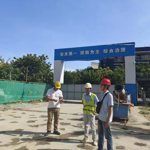 美兰区住建局持续开展建筑工地大气污染防治200天攻坚决战行动