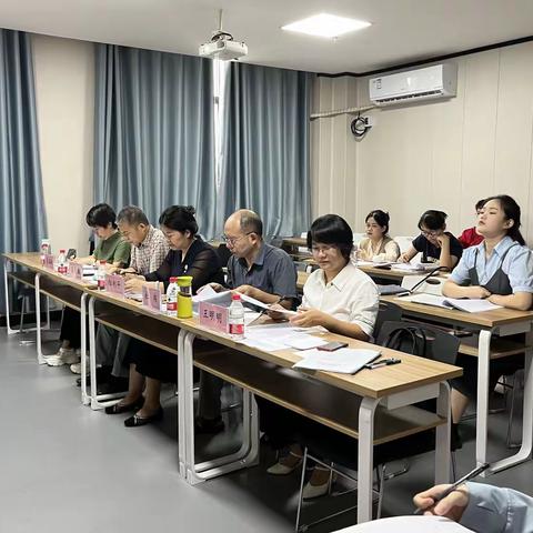 教师教育学院2022级学科教学(语文)教育硕士毕业论文开题答辩会活动纪要