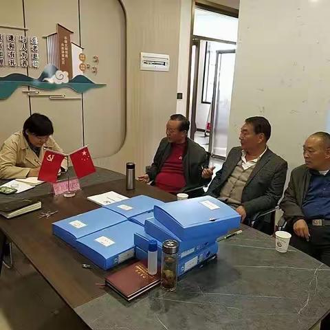 党建引领基层治理//用活“智囊团” 助力社区治理  为小区治理提质增效