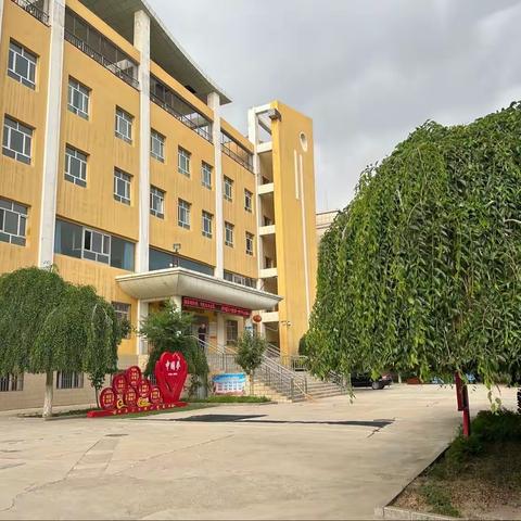 “快乐陪伴 共育成长”博乐市青少年校外活动中心举行暑期培训班，家长开放日活动