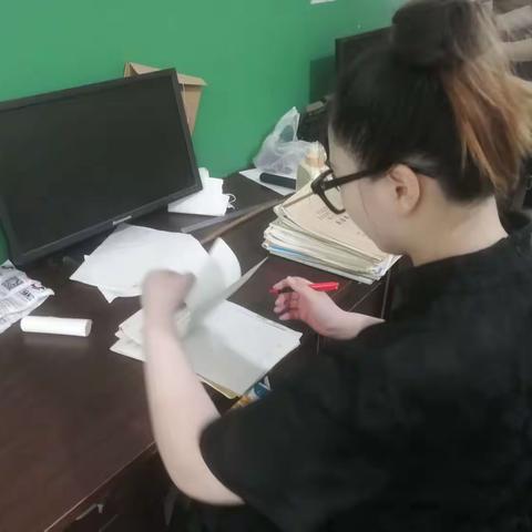 教师无小节，处处是楷模