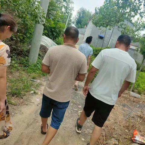 育人如松坚不移 家访似月长相随