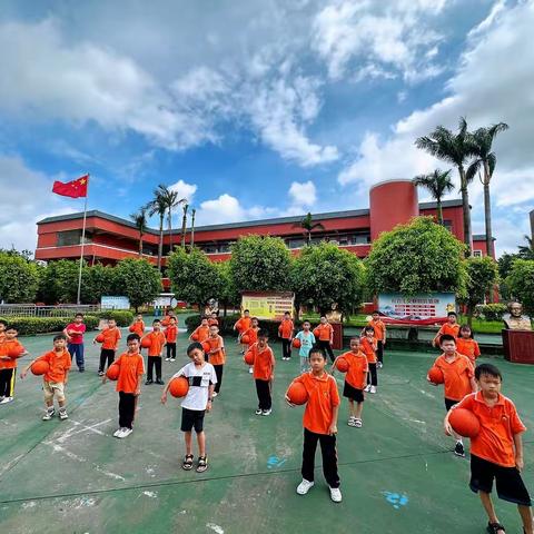 夏日中的运动，走进训练镜头📹——博海学校🏀篮球1⃣️班社团