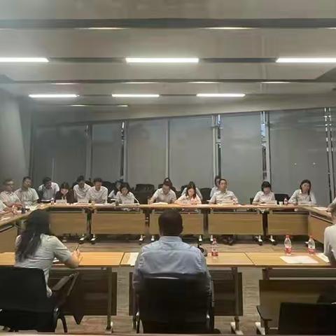 自贸区分行召开基础工作培训会