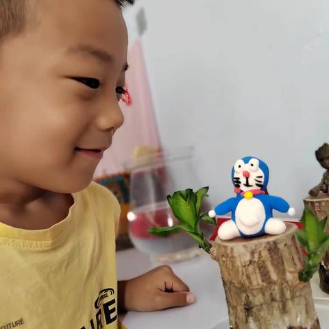 双叶幼儿园苗苗班彩泥制作之哆啦A梦