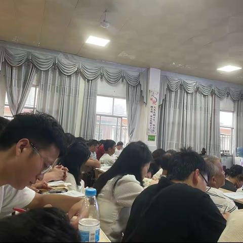 同心同性同学习，且思且悟且提升—记2023年湘西自治州暑期集中培训第二天龙山一小现场。