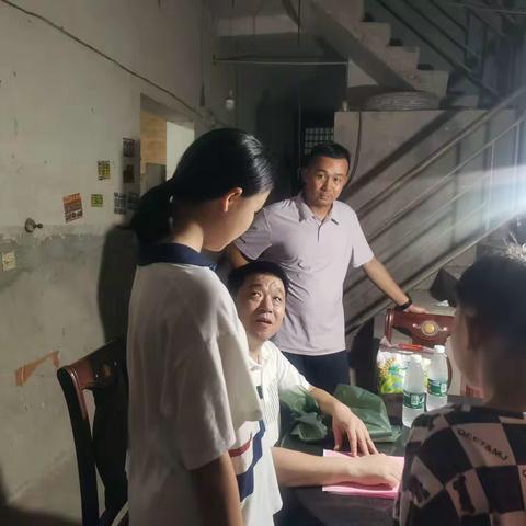 炎炎家访路，浓浓家校情——福鼎六中龙山校区初一年段开展暑期家访活动