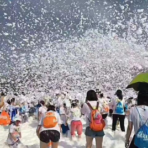 北塔邱幼儿园“滨纷夏日   泡沫之夏”