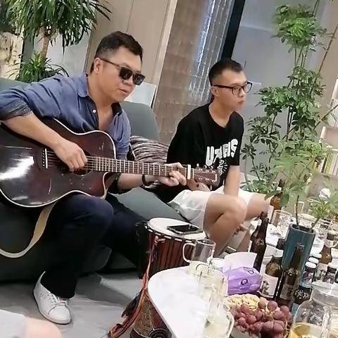 第一次近距离接🎶