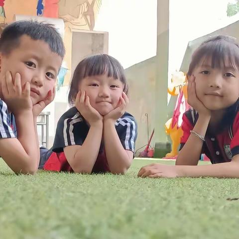 🌺🌺黔西市小蓓蕾幼儿园2023年大班毕业典礼邀请函🌺🌺