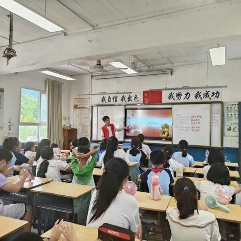 黄龙镇中心小学“七彩假期”第三天精彩课程回顾