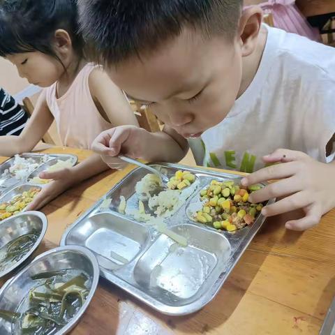 7月25日苗苗幼儿园2023暑假托管班——日常生活分享