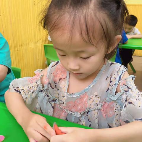 天悦宝贝幼儿园学期评语