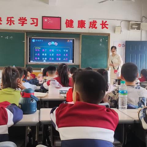 “研”途有光，“语”你共赏——余干五中小学语文组教研活动纪实