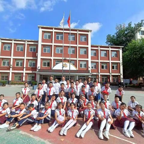 五（2）中队《勿忘国耻 强我中华》主题升旗仪式