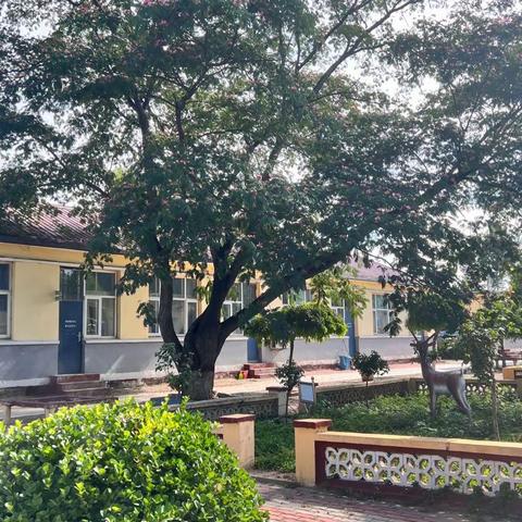 暑期严值班，校园保平安！—滦州市油榨镇何庄中学教师暑假值班纪实