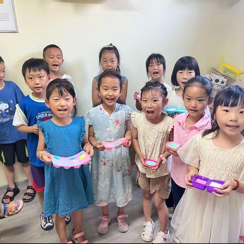 心灵手巧匠心独具——三门峡滨河小学一年级五班一组手工皂制作活动