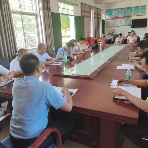 博廉村中队组织召开帮扶联系人业务培训会