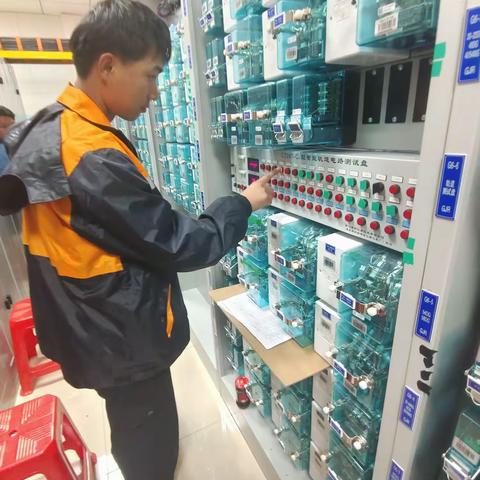 【阿拉山口信号车间】“国门顶风石”之星——袁涛