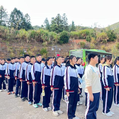 传承红色基因，赓续红色血脉———滴水岩研学旅行