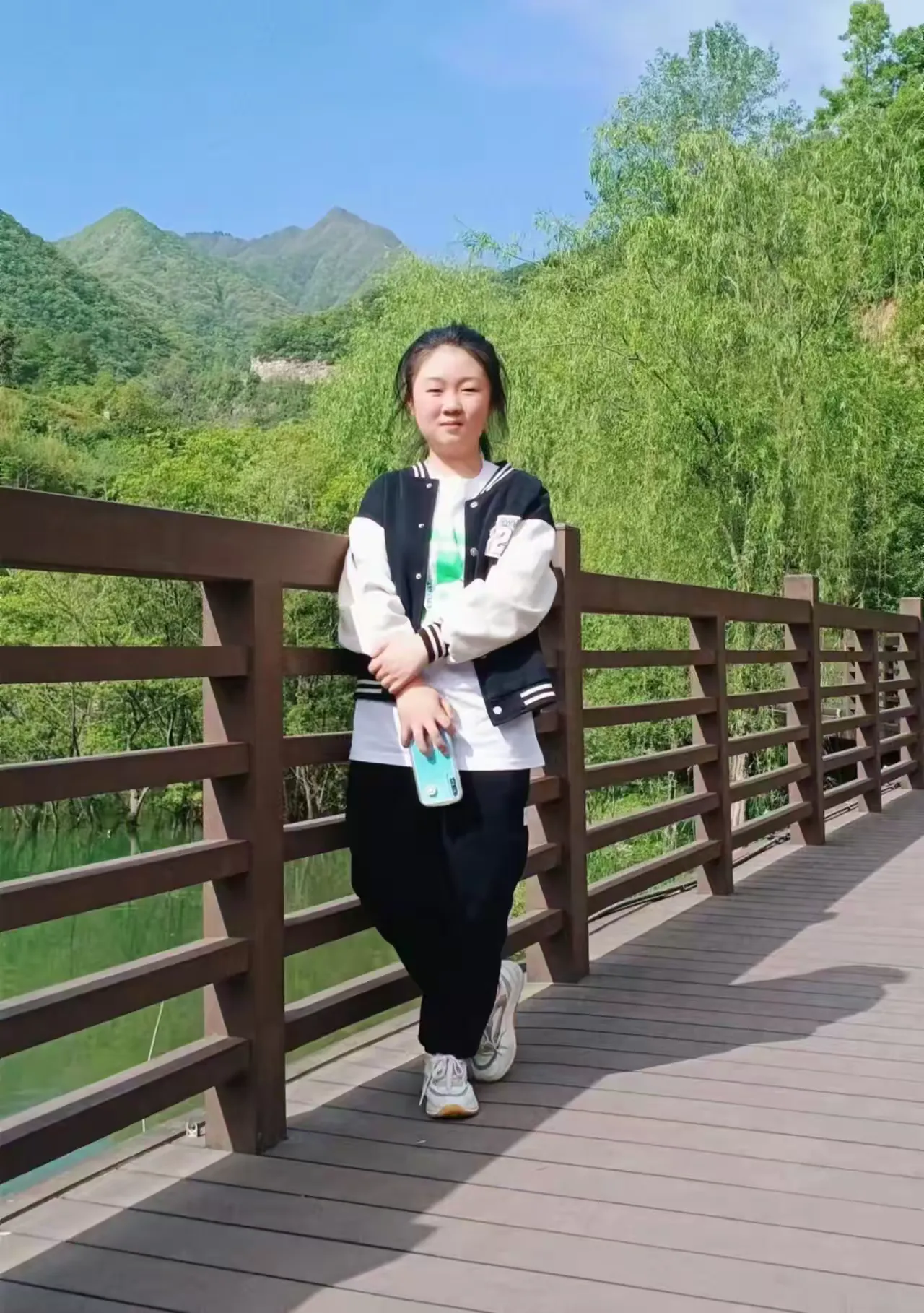 简篇-在过去的的一年里,我们开心过,我们悲伤过,我们调皮过,我们大笑过。回想起2023年的点点滴滴我们还是激情澎湃,