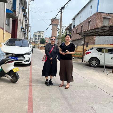 悠悠家访路   浓浓师生情——小西关小学五年级一班暑期家访活动