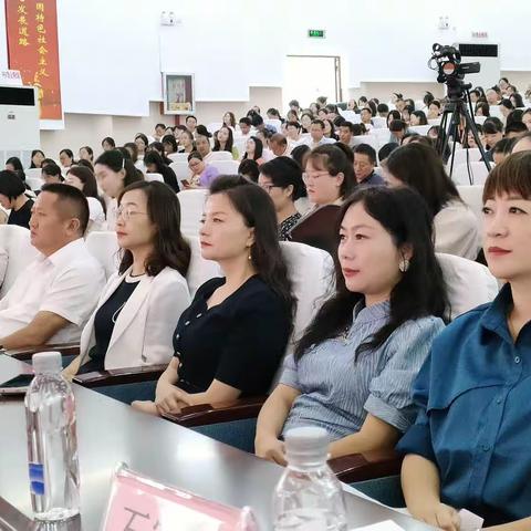 第十四届主题阅读实验研究年会（贵州关岭）暨小学语文新课标“大单元·大观念”教学研讨会