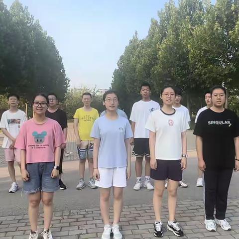 读出双语风采，跑出青春力量——双语学校九年级八班暑假晨读晨练活动