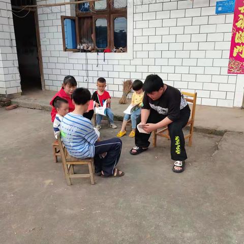 旭光乡白马山林场开展——“情暖留守儿童，书香陪伴成长”志愿服务活动