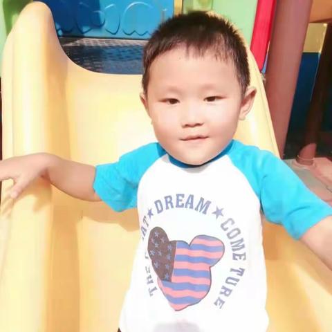 乐童幼儿园大一班刘梓睿的幼儿园成长生活