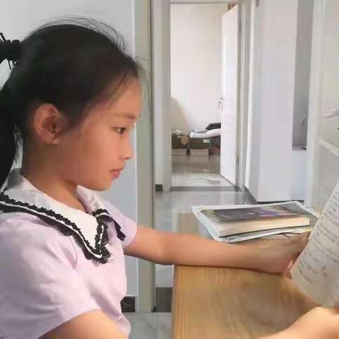 读书养才气     练字润书香——胡阳小学四年级学生暑假读书练字正当时