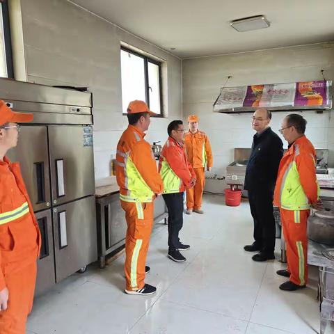 调研慰问暖人心，提振精神保畅通——海西公路总段领导调研慰问大柴旦公路段西台工区一线职工