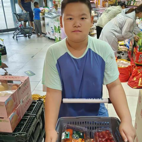 2023.7.23日多彩贵州行。7.24日晚上贵阳青云步行街，明代甲秀楼。