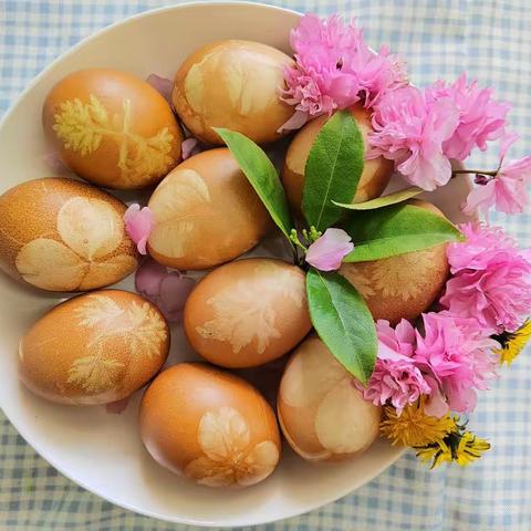 马路乡中心幼儿园清明节民俗食育活动—花草🌿蛋