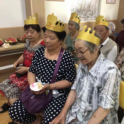 寿星齐聚 欢乐共享——金宝美为老人过集体生日