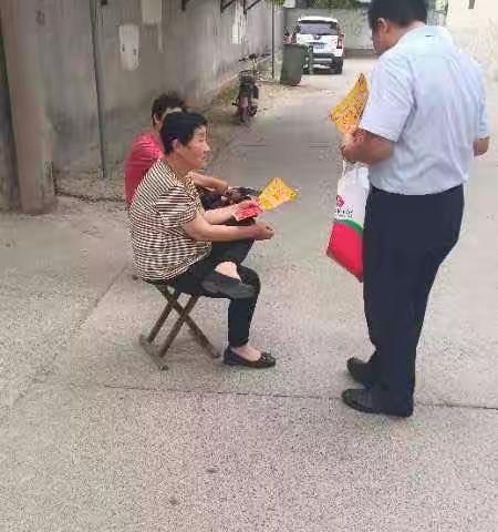 无棣农商银行电子街分理处走访锦绣城沿街商户