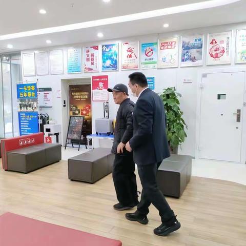 【豫见好服务】开源支行热情为老年客户服务