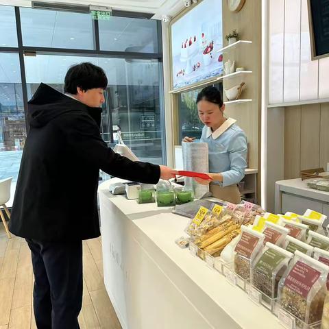 华夏银行欧亚大道支行优化现金支付宣传