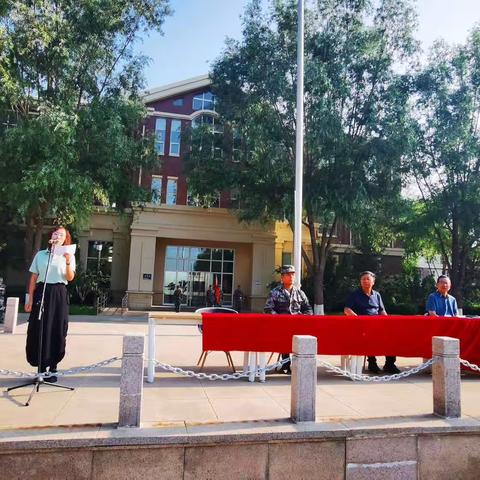 烈日长空着戎装，苍穹之下斗志昂！高一（13）、（14）班军训掠影（一）