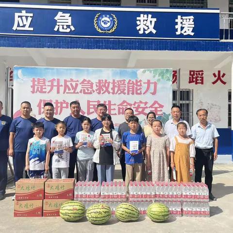 传承红色精神，共叙军民情
