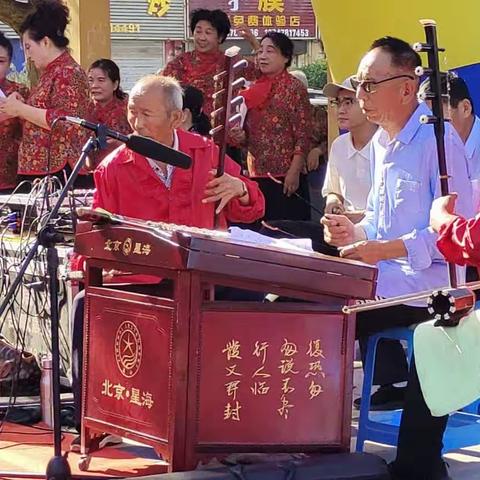 退役军人事务局与文联在中山影剧院广场联合举办“庆祝八一建军节文艺演出                     文一一吴增士